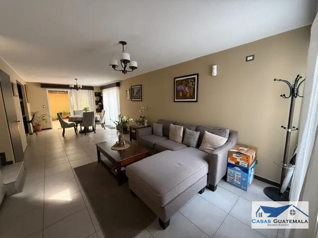 CASA EN VENTA EN CUMBRES DE LA ARBOLEDA Km 21 CAES — Casa en Venta en Cumbres de La Arboleda, Carretera a El Salvador, Guatemala, Ciudad — foto 5 de 17