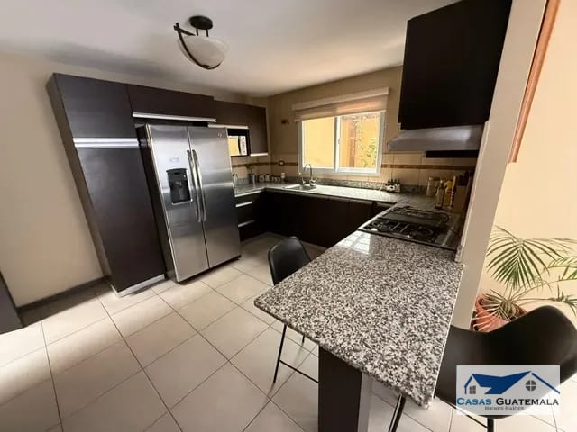CASA EN VENTA EN CUMBRES DE LA ARBOLEDA Km 21 CAES — Casa en Venta en Cumbres de La Arboleda, Carretera a El Salvador, Guatemala, Ciudad — foto 8 de 17