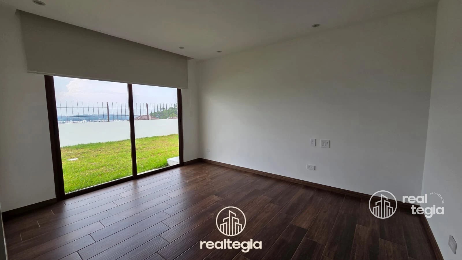 CASAS ALTOS DE LOMAS DE SAN ISIDRO ZONA 16 — Casa en Venta en Zona 16, Guatemala, Ciudad — foto 12 de 17