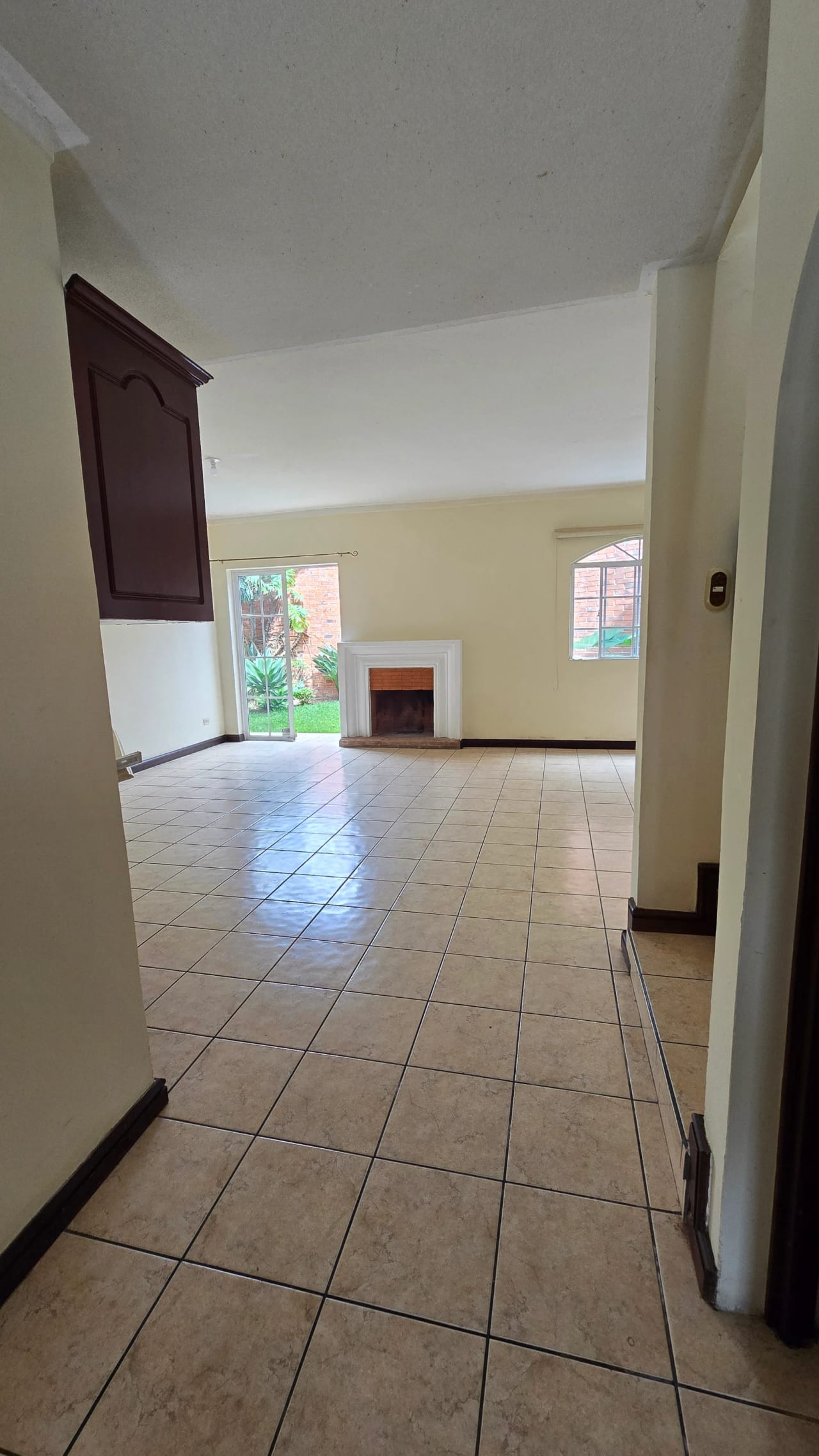 Preciosa casa en Alquiler en reconocido Condominio Santa Anita II — Casa en Alquiler en km 16-20, Carretera a El Salvador, Guatemala, Ciudad — foto 2 de 10