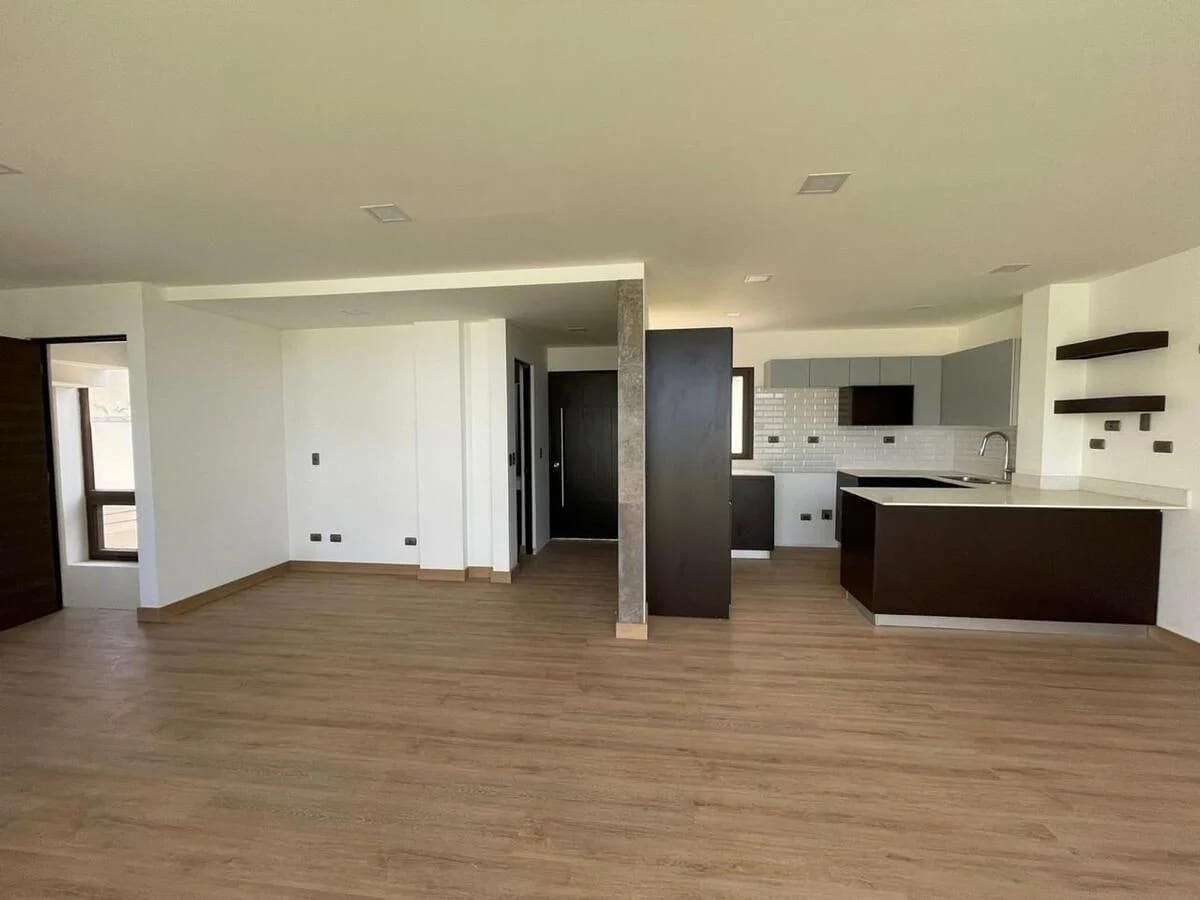 Vendo casa dentro de condominio en zona 15 — Casa en Venta en Zona 15, Guatemala, Ciudad — foto 4 de 10