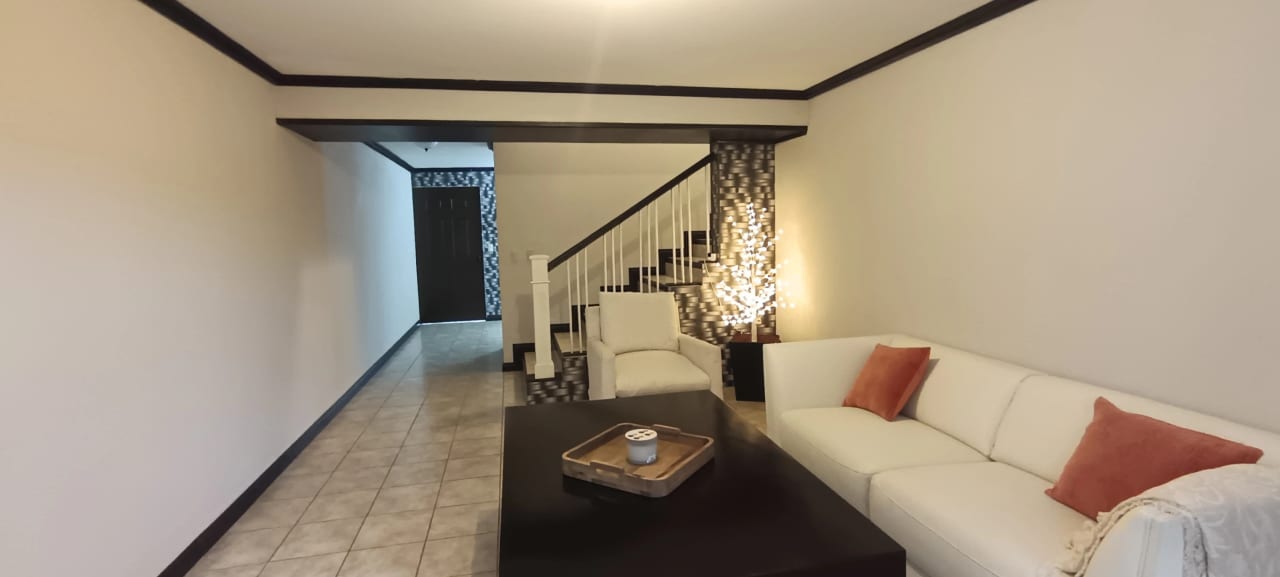 Casa en VENTA en La Fontana 3 Carretera a El Salvador — Casa en Venta en La Fontana III, Carretera a El Salvador, Guatemala, Ciudad — foto 1 de 9