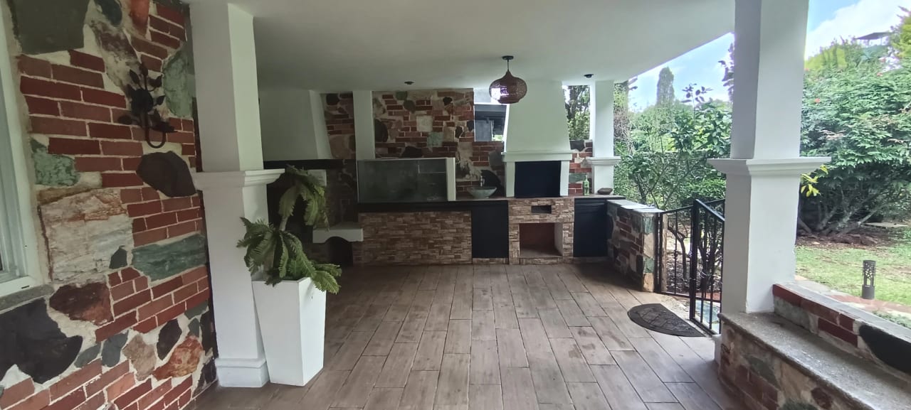 Casa en VENTA en La Fontana Carretera a El Salvador — Casa en Venta en La Fontana III, Carretera a El Salvador, Guatemala, Ciudad — foto 3 de 13