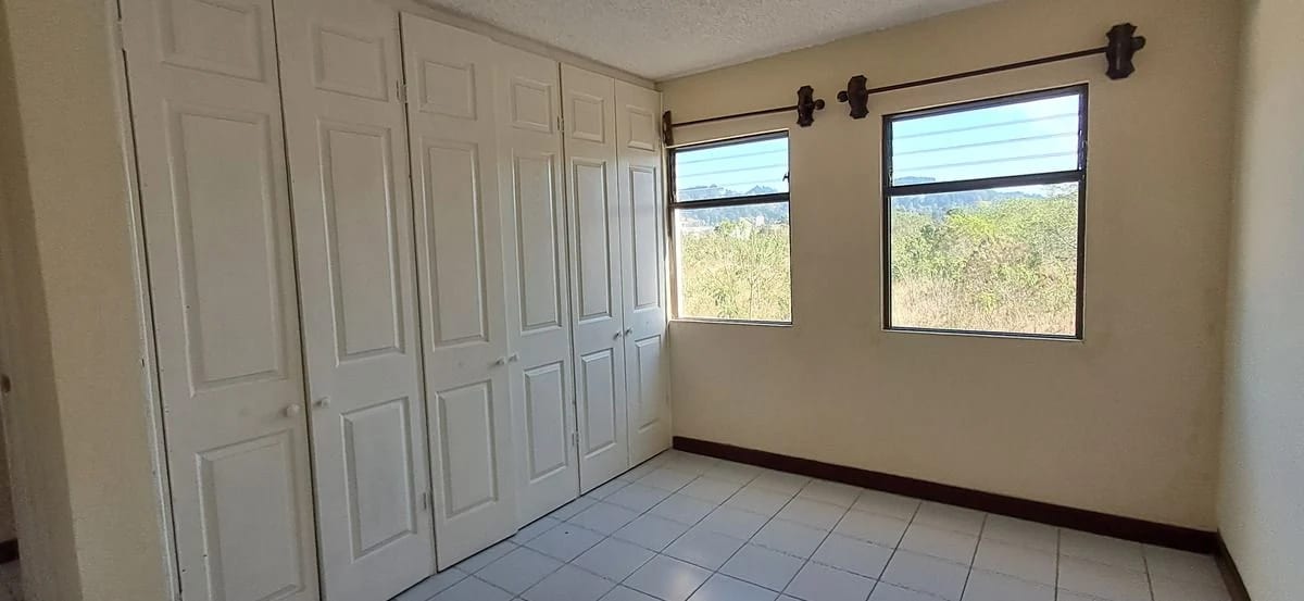 Casa en venta en Los Manantiales — Casa en Venta en San José Pinula, Guatemala, Ciudad — foto 4 de 15