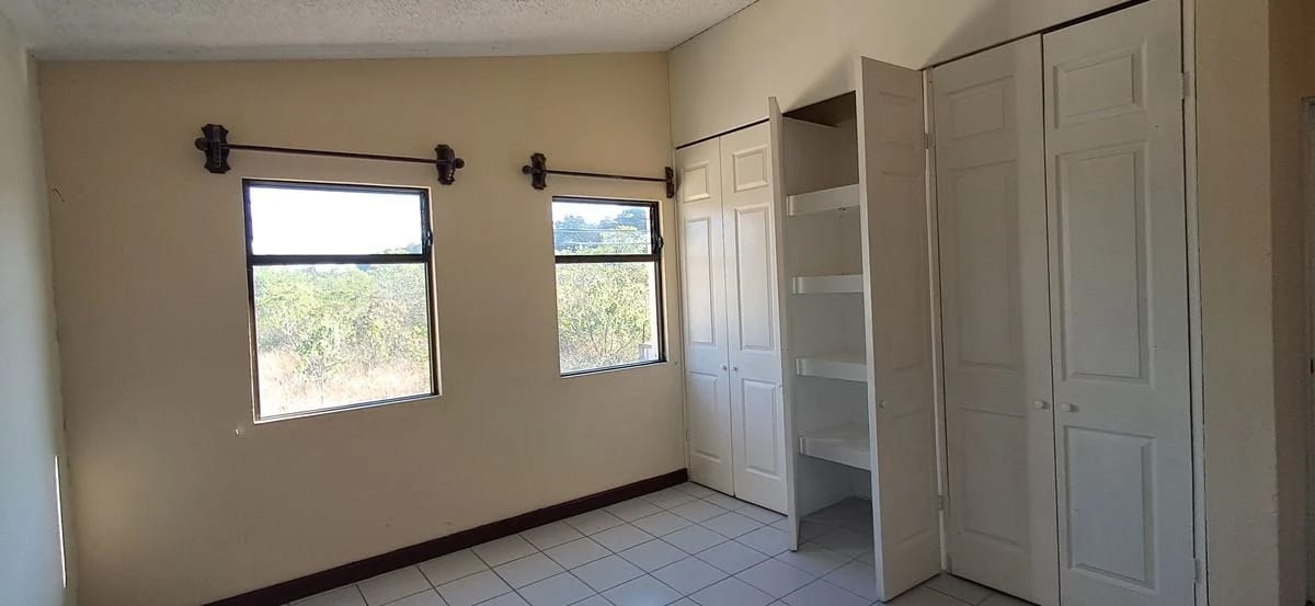 Casa en venta en Los Manantiales — Casa en Venta en San José Pinula, Guatemala, Ciudad — foto 5 de 15