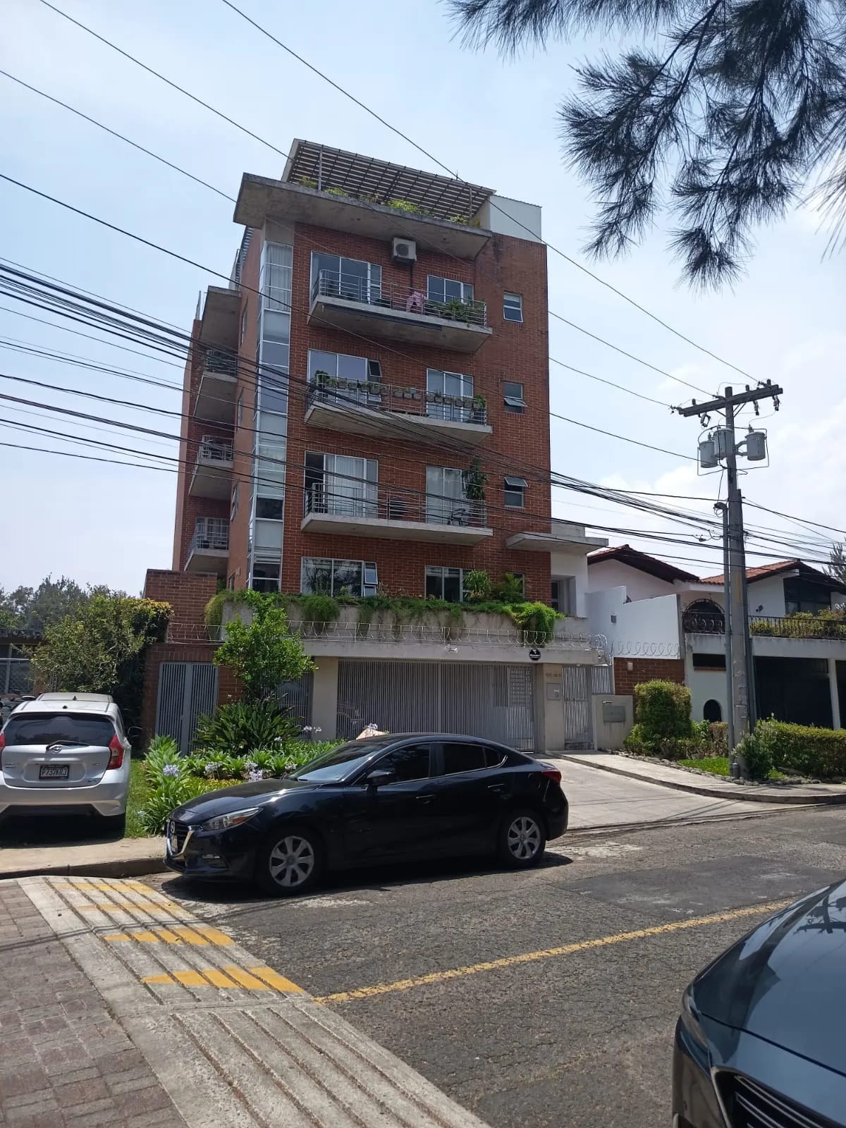 VENTA Casa con suelo comercial en zona 15 — Casa en Venta en Colonia El Maestro, Zona 15, Guatemala, Ciudad — foto 5 de 17