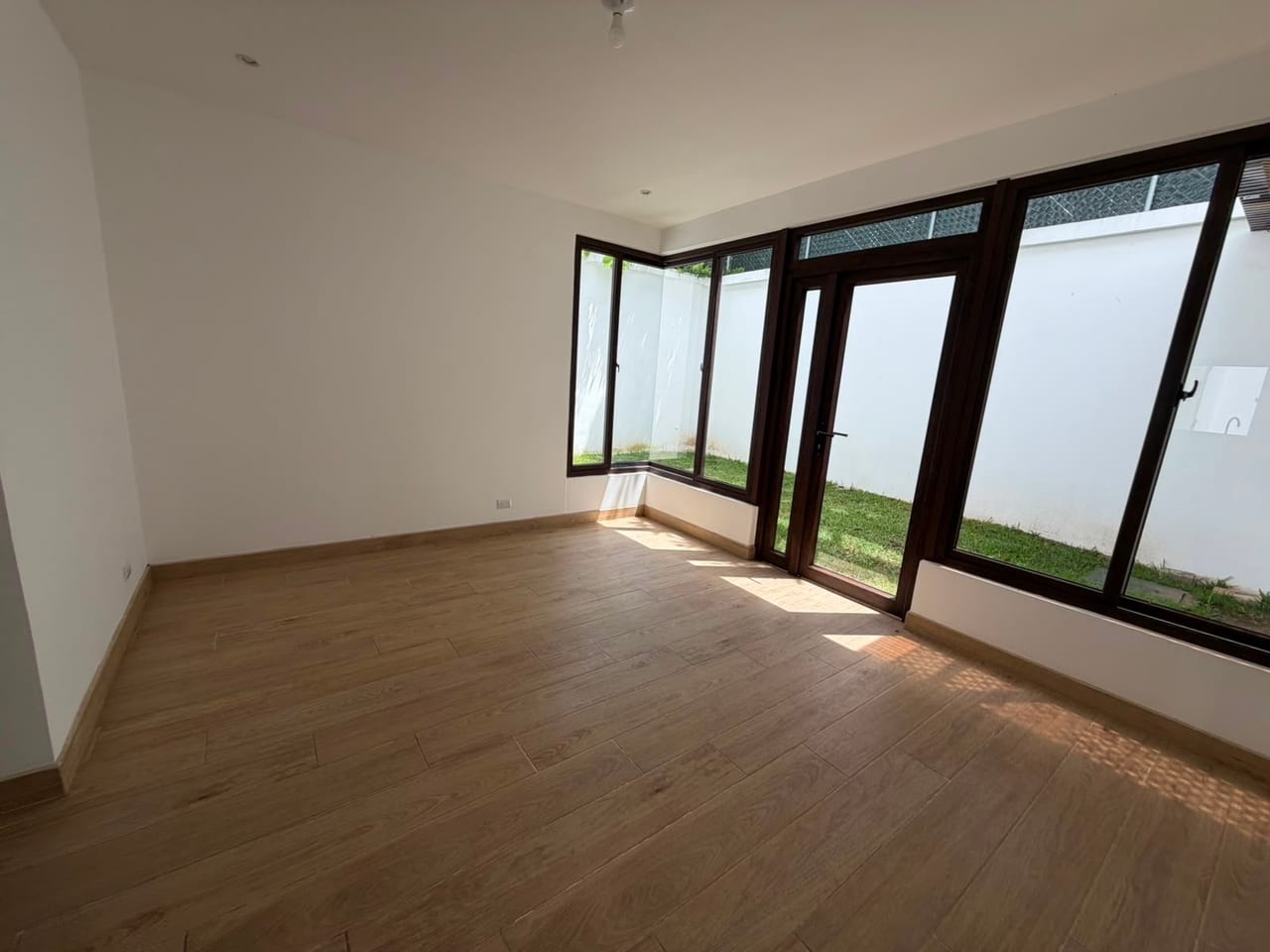 Casa en Venta KM 17.5 CES Arrazola 1 — Casa en Venta en Arrazola I, Carretera a El Salvador, Guatemala, Ciudad — foto 3 de 11