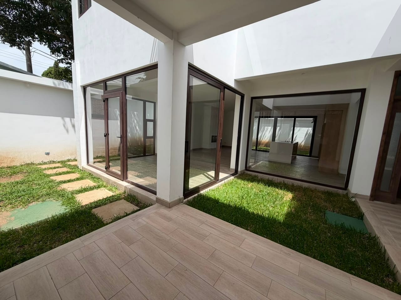 Casa en Venta KM 17.5 CES Arrazola 1 — Casa en Venta en Arrazola I, Carretera a El Salvador, Guatemala, Ciudad — foto 1 de 17