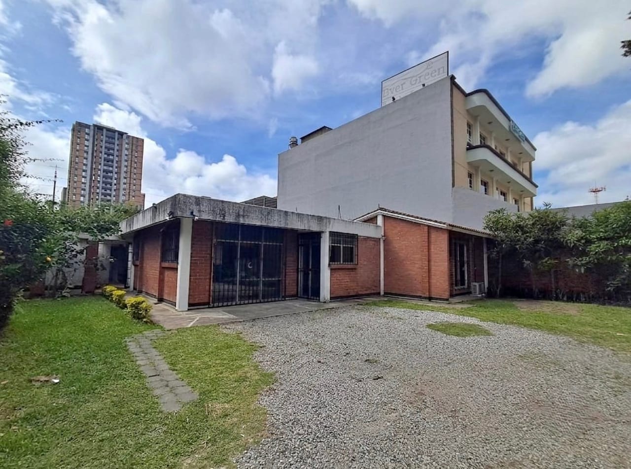 Casa Comercial en Renta - Zona 10 — Casa en Alquiler en Zona 10, Guatemala, Ciudad — foto 1 de 17