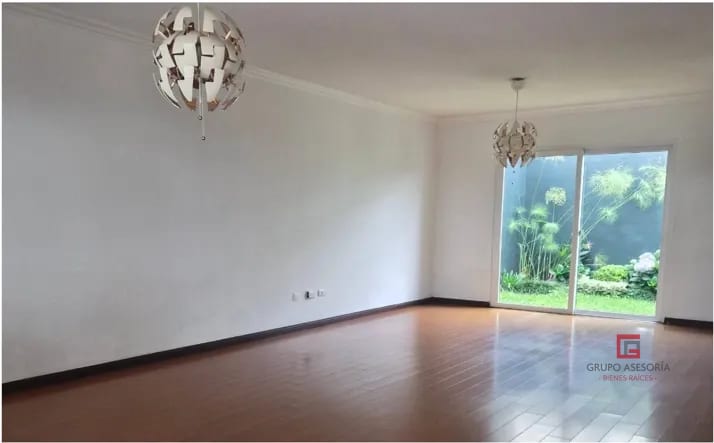 Espectacular casa en renta Las Luces del Encinal — Casa en Alquiler en Zona 7 Mixco, Guatemala, Ciudad — foto 4 de 16