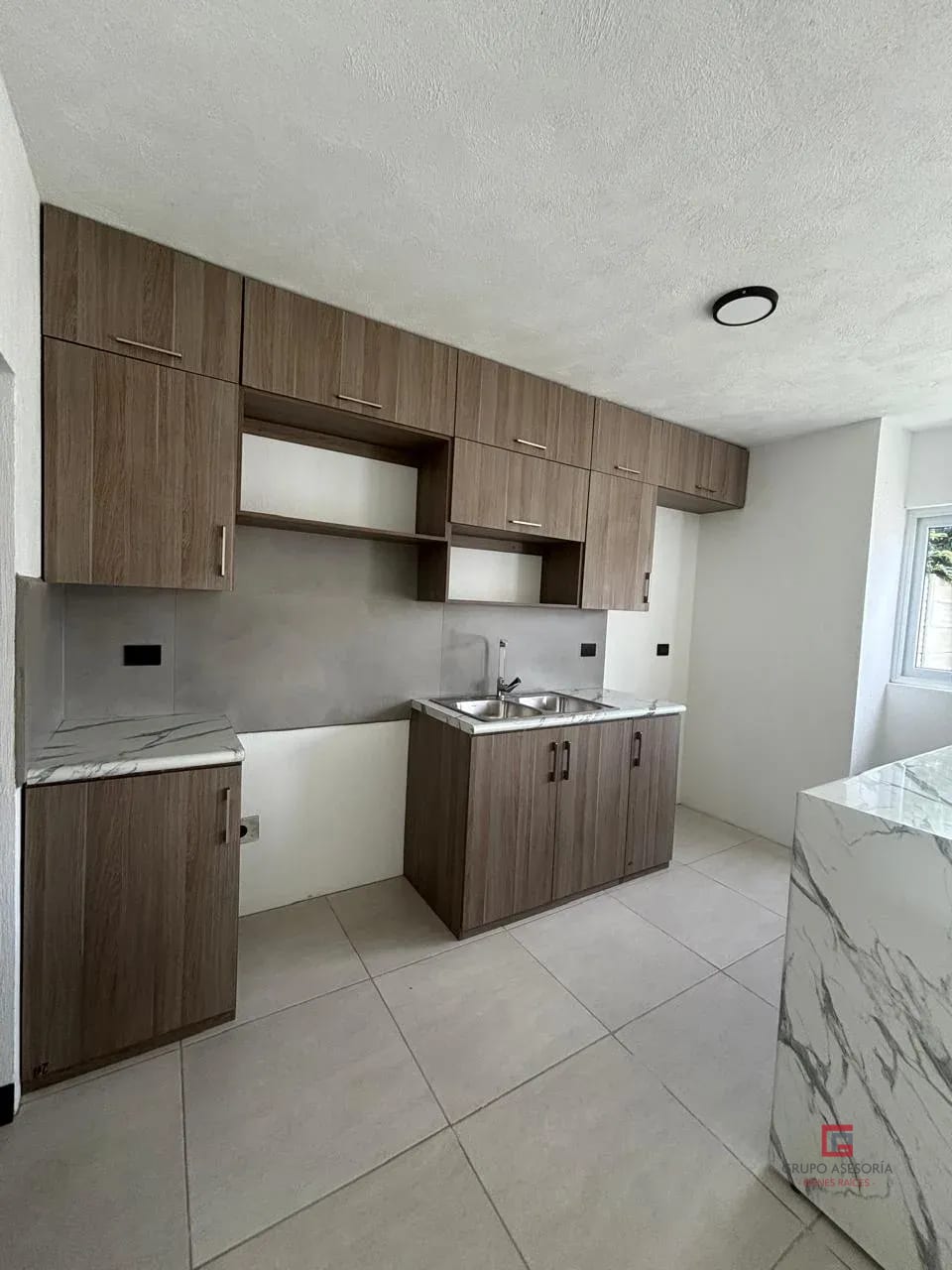 Moderna casa en venta en Residenciales San José Km 22.2 CAES — Casa en Venta en Fraijanes, Carretera a El Salvador, Guatemala, Ciudad — foto 3 de 9
