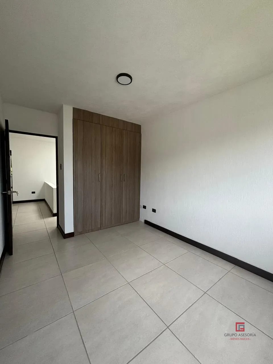 Moderna casa en venta en Residenciales San José Km 22.2 CAES — Casa en Venta en Fraijanes, Carretera a El Salvador, Guatemala, Ciudad — foto 7 de 9