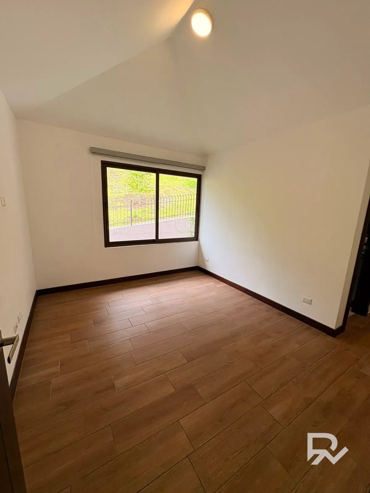 Casa en alquiler en Condominio La Reserva II Lomas de San Isidro, Zona — Casa en Alquiler en Zona 16, Guatemala, Ciudad — foto 12 de 17