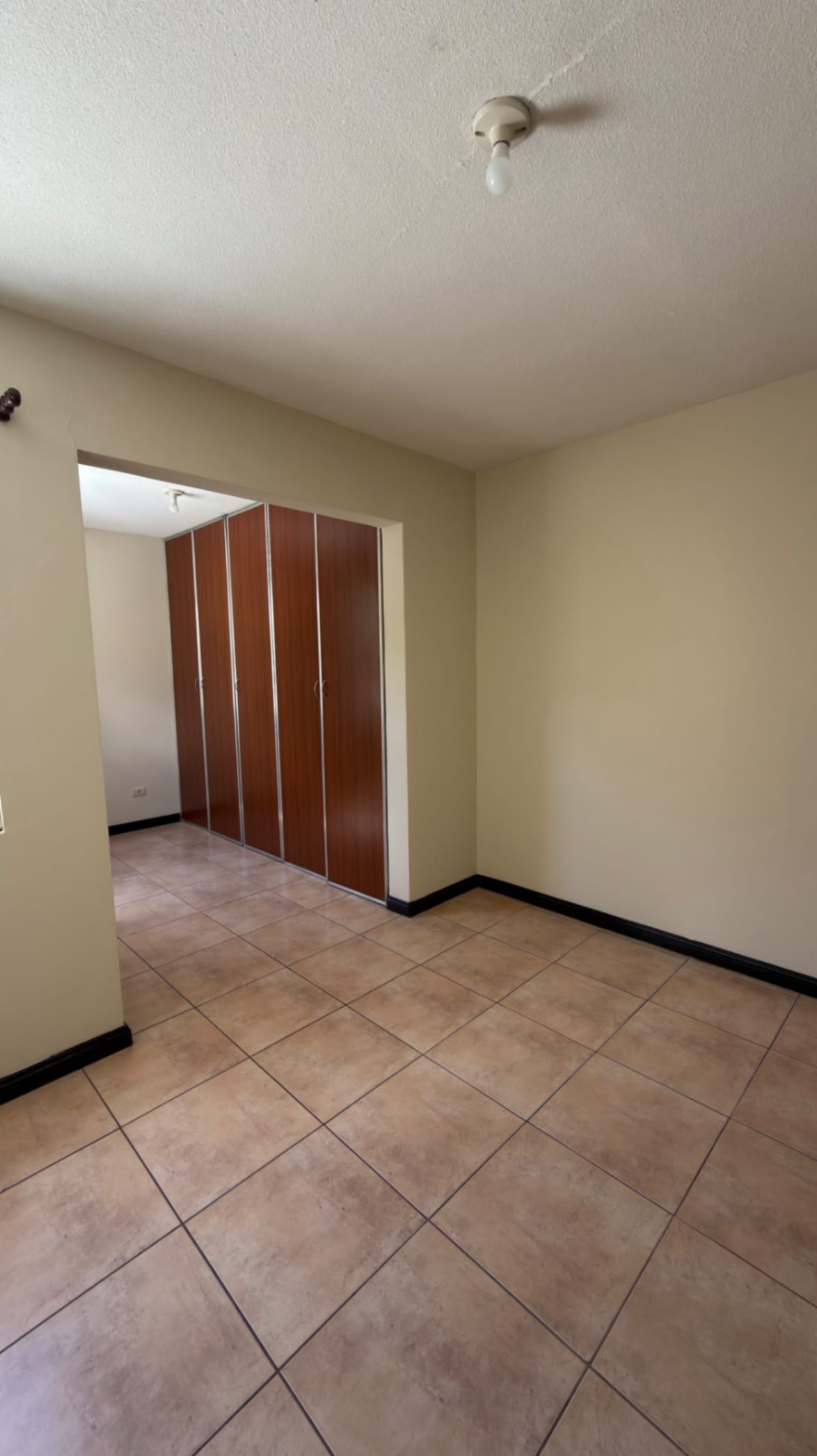 Casa en Renta Tipo Victoria Condadi Naranjo â Casa en Alquiler en Condado Naranjo, Zona 4 Mixco, Guatemala, Ciudad â foto 14 de 16