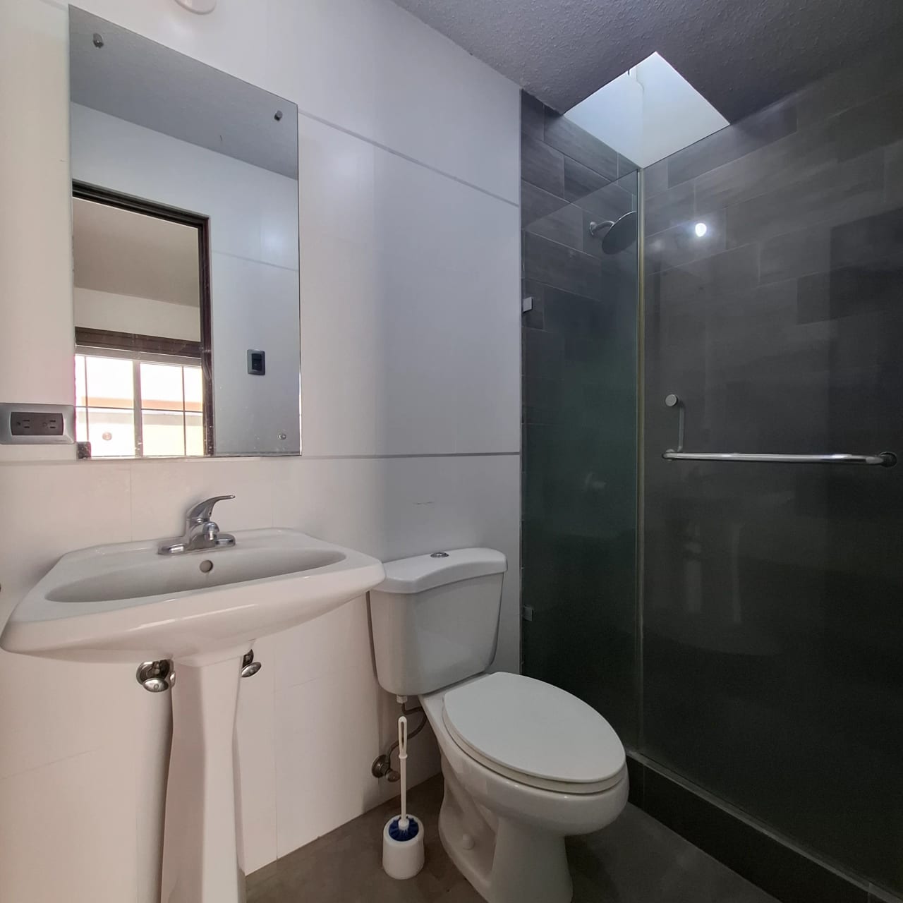 En venta casa de 4 habitaciones en Cañadas del Encinal — Casa en Venta en Zona 7 Mixco, Guatemala, Ciudad — foto 17 de 17