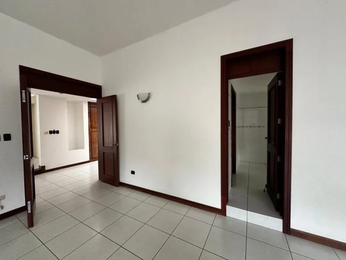 Casa en venta en zona 16 Sector kanajuyu — Casa en Venta en Zona 16, Guatemala, Ciudad — foto 10 de 15