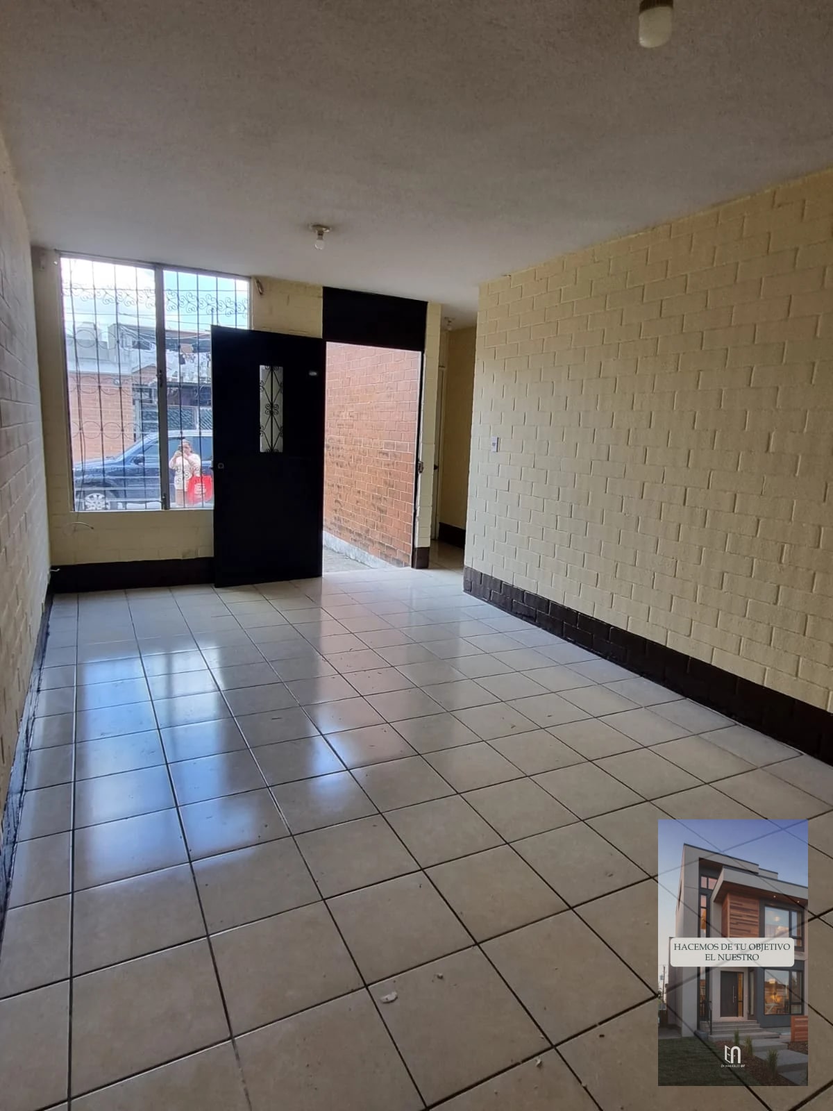 VENDO CASA DE 1 NIVEL EN LOS OLIVOS ZONA 18 - 2