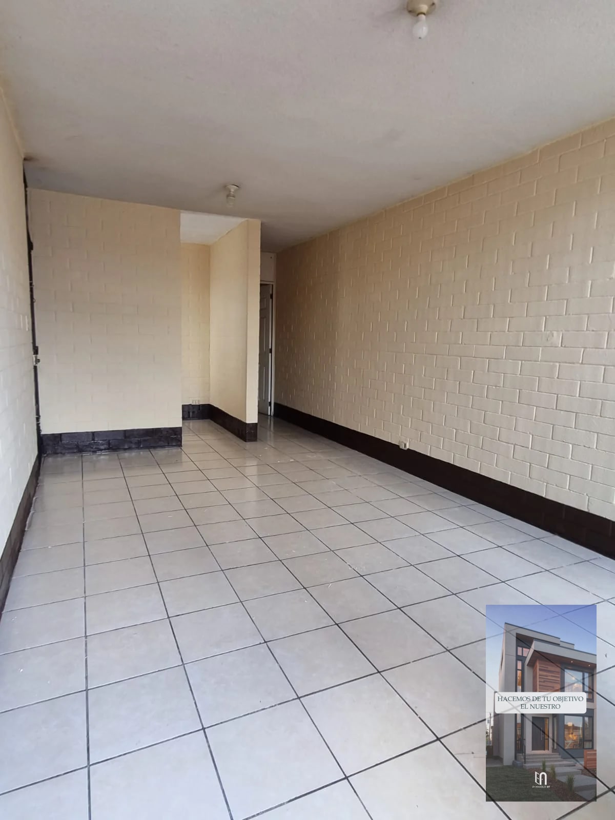 VENDO CASA DE 1 NIVEL EN LOS OLIVOS ZONA 18 - 1