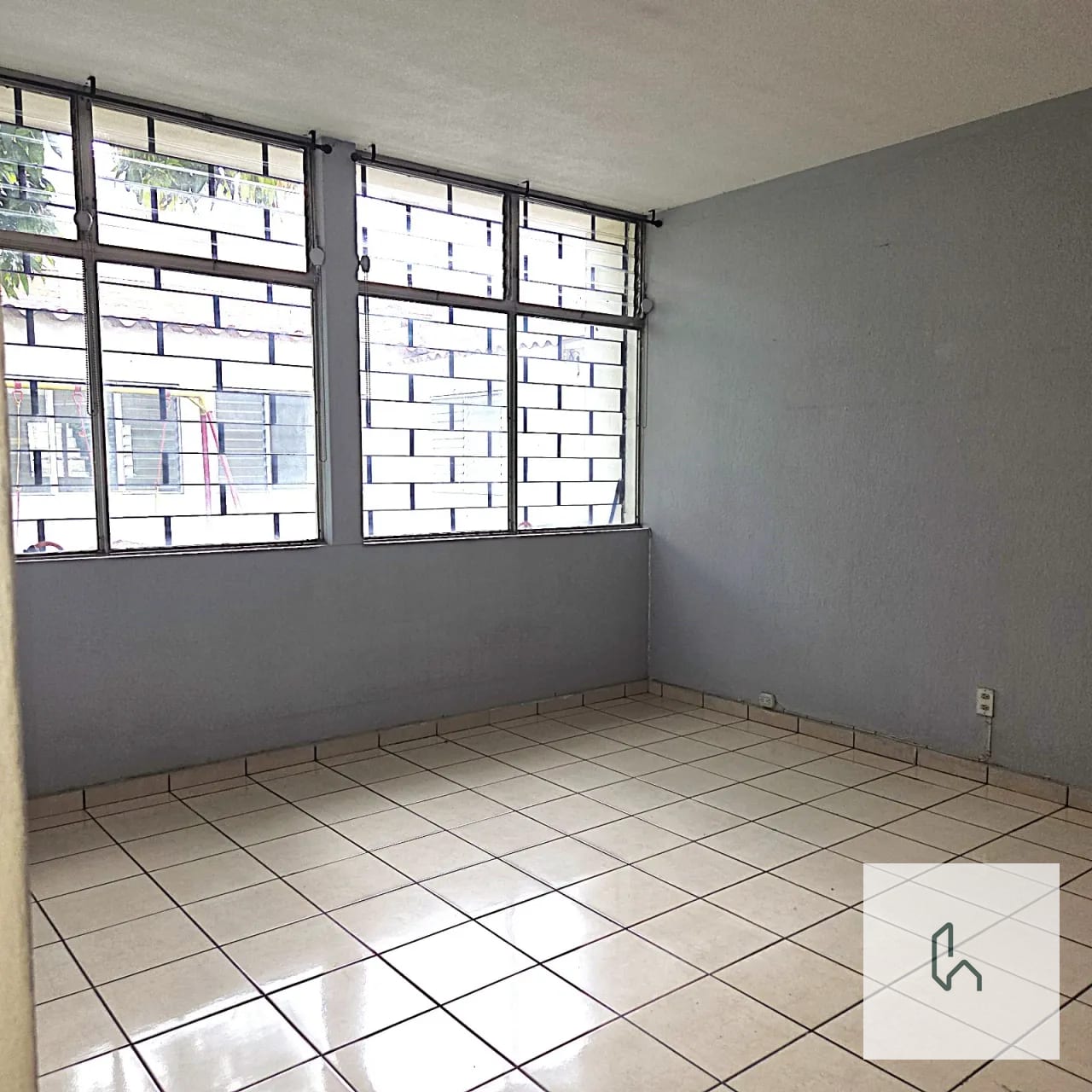 AMPLIA CASA EN RENTA EN ZONA 10 — Casa en Alquiler en Zona 10, Guatemala, Ciudad — foto 14 de 16
