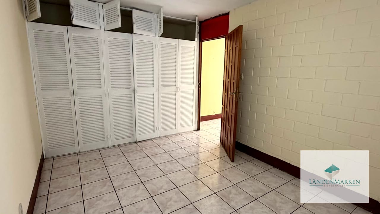 CASA FUERA DE GARITA PARA OFICINAS O VIVIENDA FAMILIAR EN ZONA 7 TIKAL 1 — Casa en Alquiler en Tikal I, Zona 7, Guatemala, Ciudad — foto 11 de 17