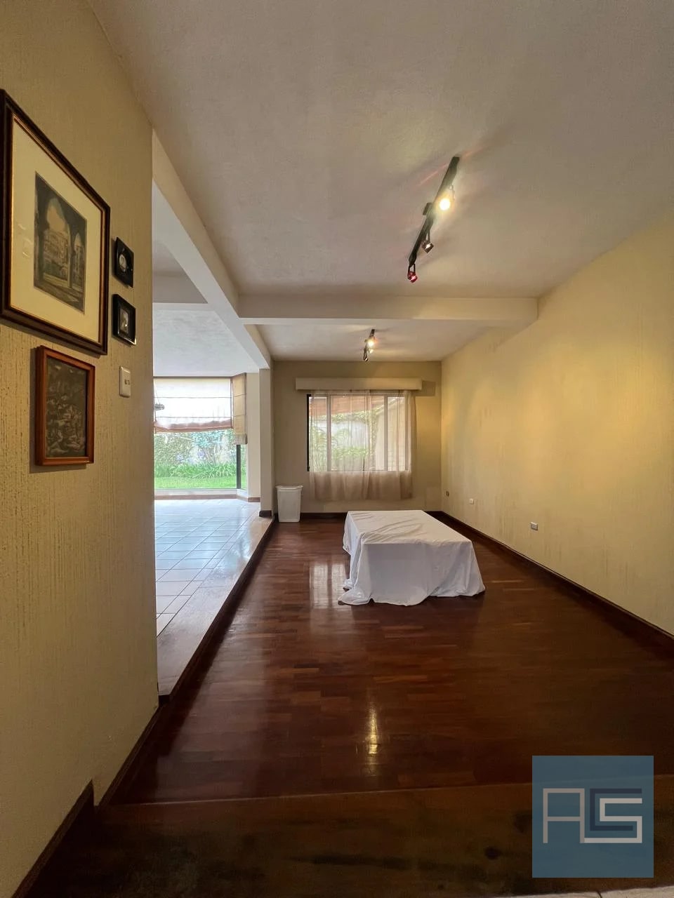Amplia casa en Venta en Los Manantiales, Carretera a El Salvador — Casa en Venta en San José Pinula, Guatemala, Ciudad — foto 3 de 12