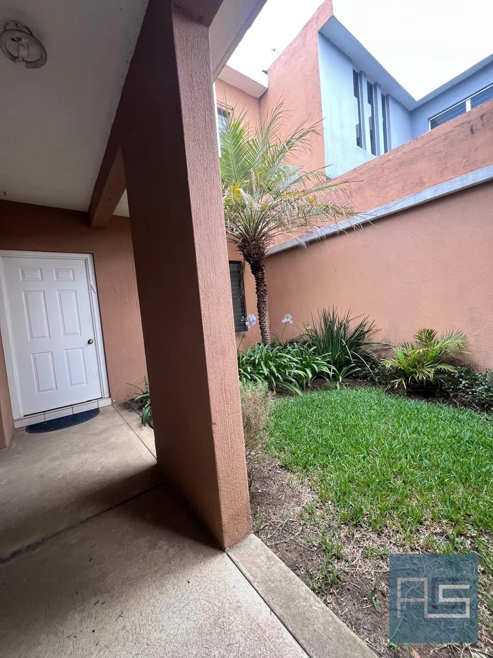Amplia casa en Venta en Los Manantiales, Carretera a El Salvador — Casa en Venta en San José Pinula, Guatemala, Ciudad — foto 1 de 12