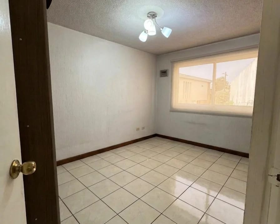 Casa en Venta Paraje Solar CAES — Casa en Venta en Paraje Solar, Carretera a El Salvador, Guatemala, Ciudad — foto 10 de 13