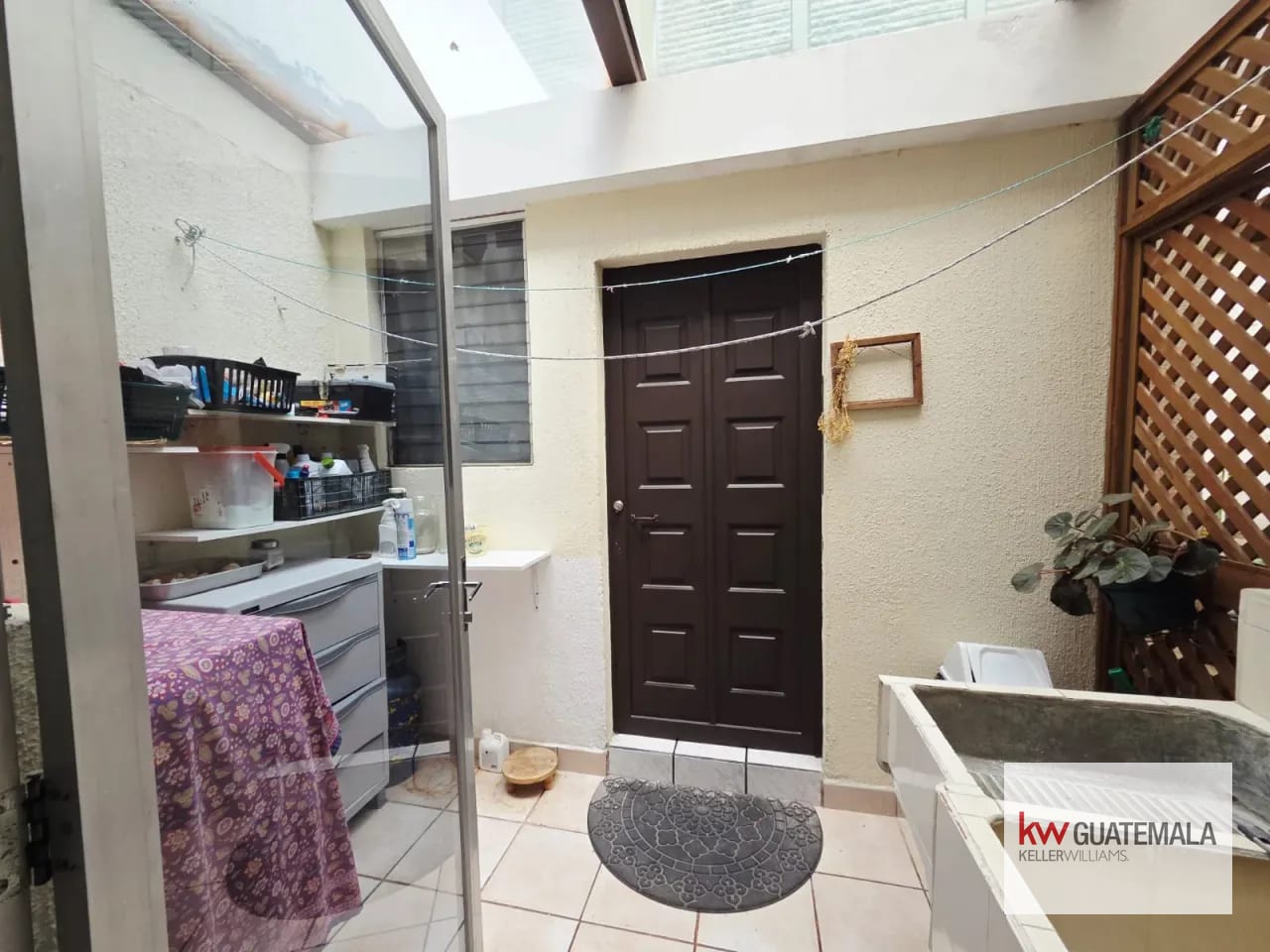 VENTA DE CASA EN RESIDENCIAL SUIZA 3 EL ENCINAL — Casa en Venta en El Encinal, Zona 7 Mixco, Guatemala, Ciudad — foto 8 de 15