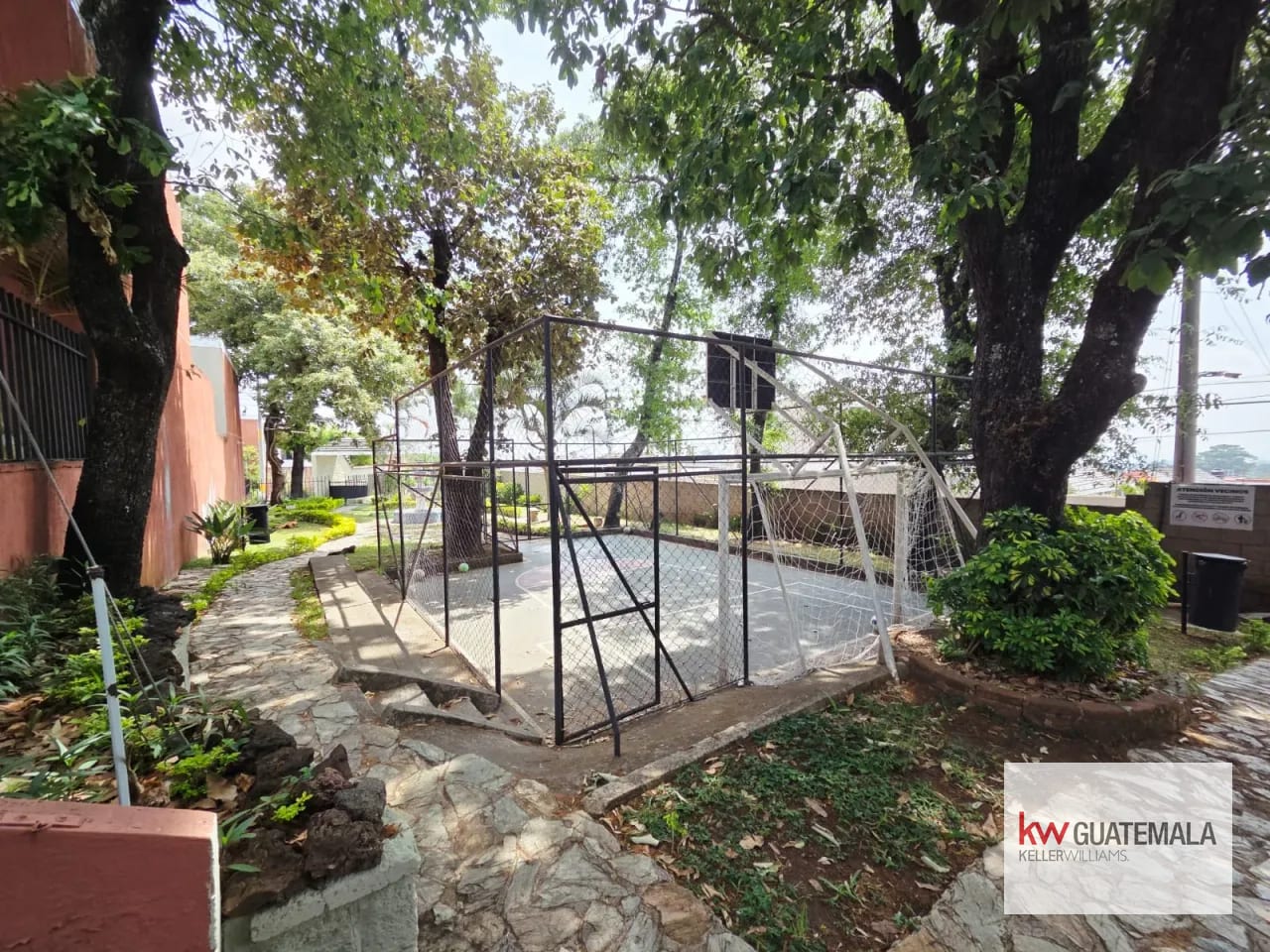 VENTA DE CASA EN RESIDENCIAL SUIZA 3 EL ENCINAL — Casa en Venta en El Encinal, Zona 7 Mixco, Guatemala, Ciudad — foto 15 de 15