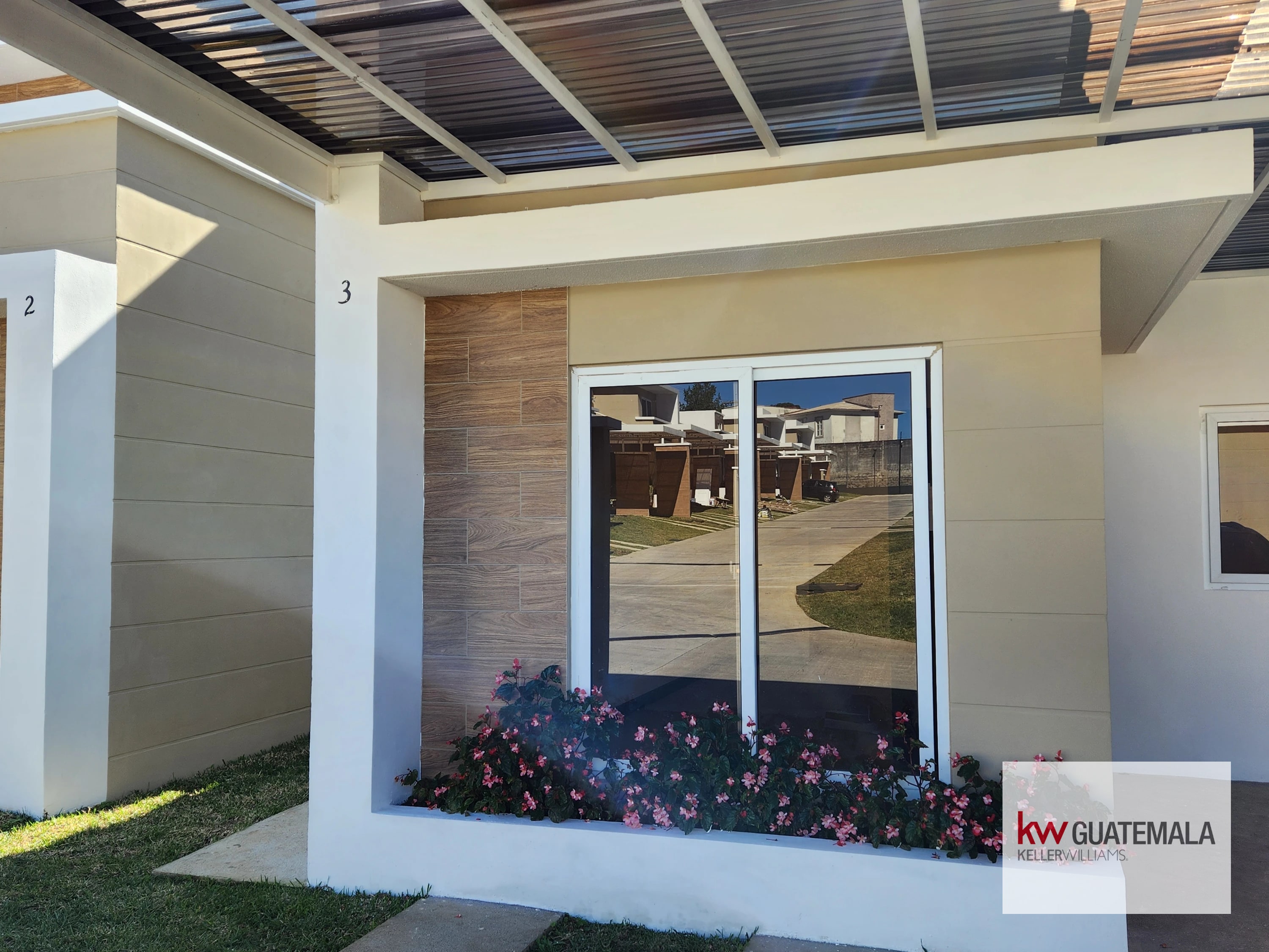 VENTA DE CASA EN CRUCE A SANTA ELENA BARILLAS — Casa en Venta en Santa Elena Barillas, Guatemala, Ciudad — foto 1 de 7