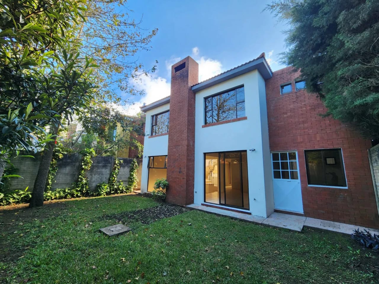 casa en venta en caes km. 19.5 — Casa en Venta en Carretera a El Salvador, Guatemala, Ciudad — foto 1 de 13