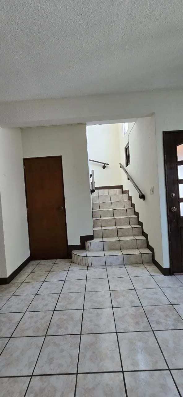 VENTA CASA VALLES DE MARIA ZONA 2 VILLA NUEVA — Casa en Venta en Villa Nueva, Guatemala, Ciudad — foto 4 de 7