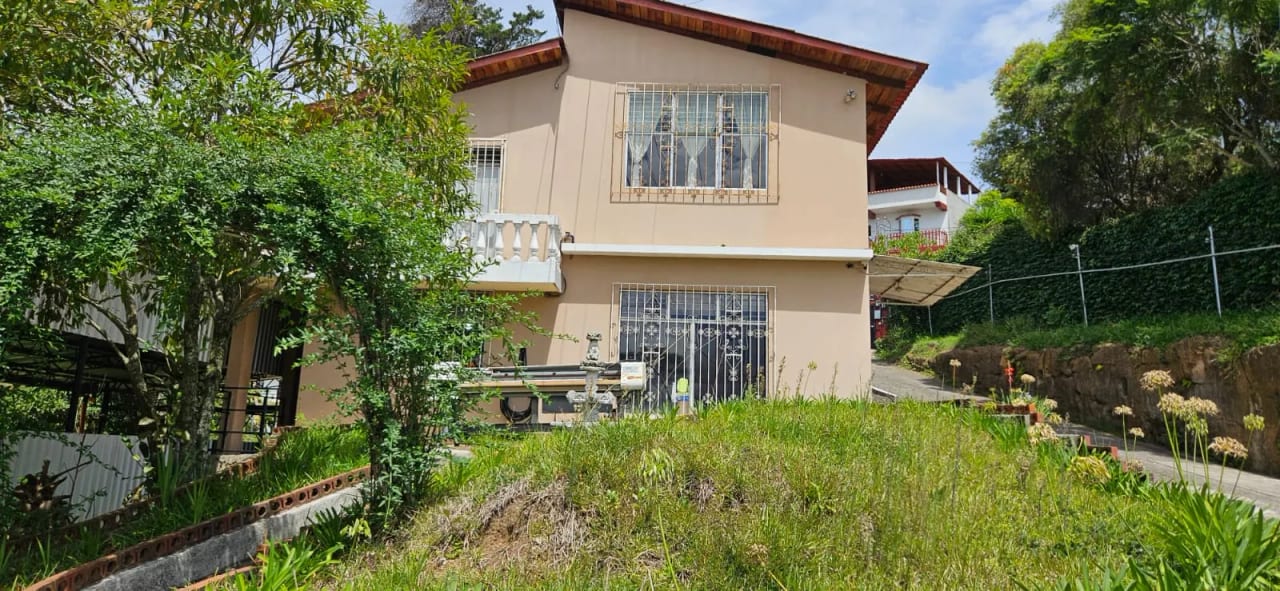Casa terreno y bodegas zona 6 Mixco — Casa en Venta en Club Campestre La Montaña, Zona 6 Mixco, Guatemala, Ciudad — foto 1 de 3