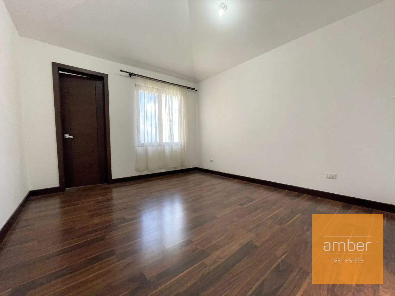 Casa en Lomas de San Isidro, zona 16 (copia) — Casa en Alquiler en Lomas de San Isidro, Zona 16, Guatemala, Ciudad — foto 6 de 11