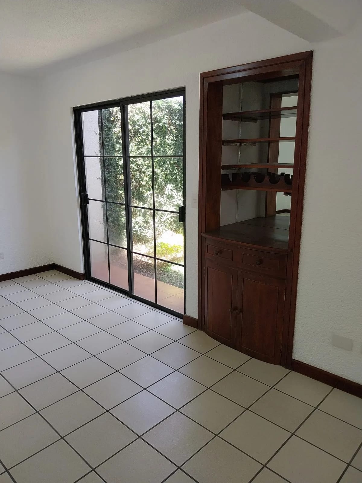 Casa Remodelada en Pinabetes — Casa en Venta en San José Pinula, Guatemala, Ciudad — foto 9 de 13