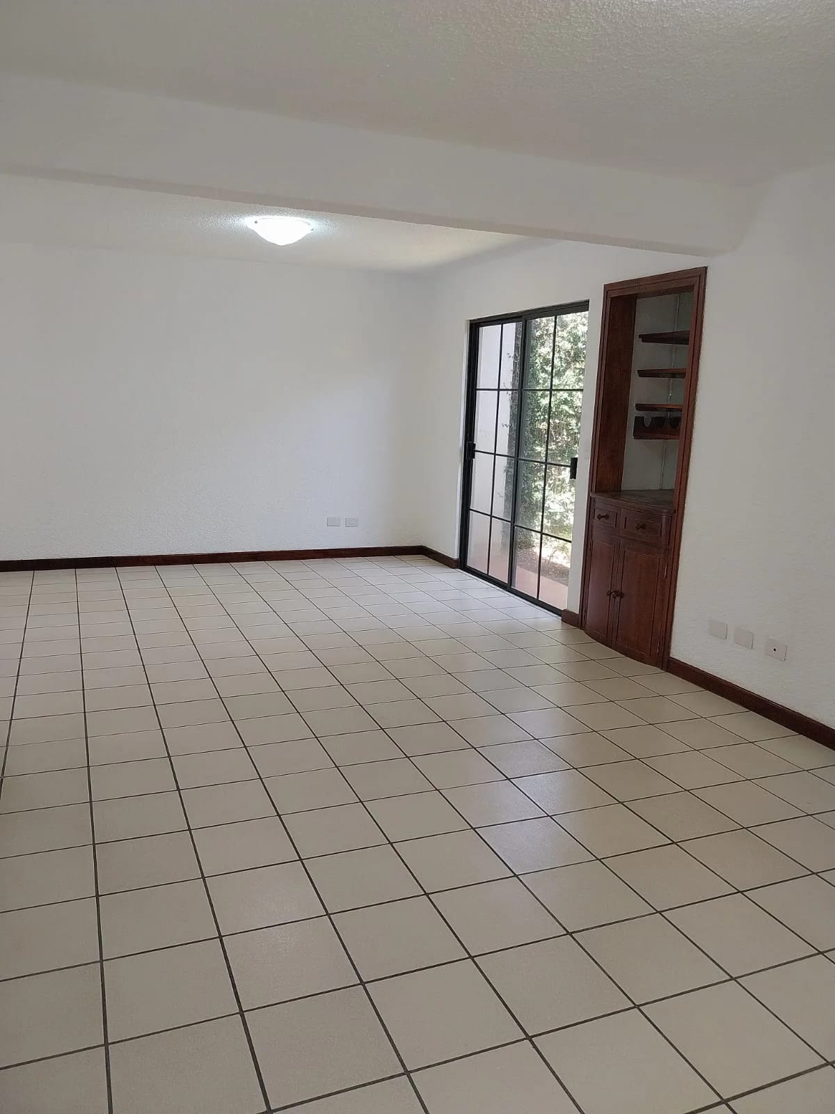 Casa Remodelada en Pinabetes — Casa en Venta en San José Pinula, Guatemala, Ciudad — foto 10 de 13