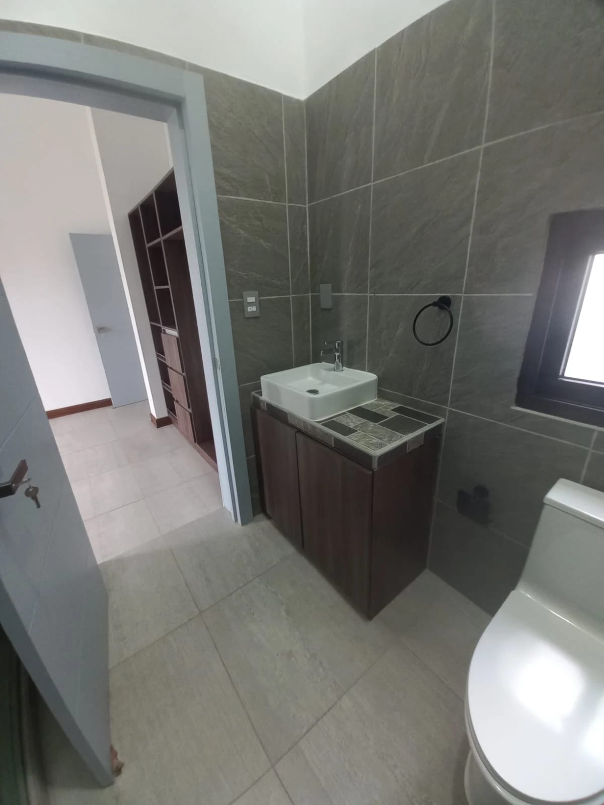 Casa con Apartamento Independiente en Venta, Residencial Los Manantiales, Km 19 Carretera a San José Pinula — Casa en Venta en San José Pinula, Guatemala, Ciudad — foto 6 de 14