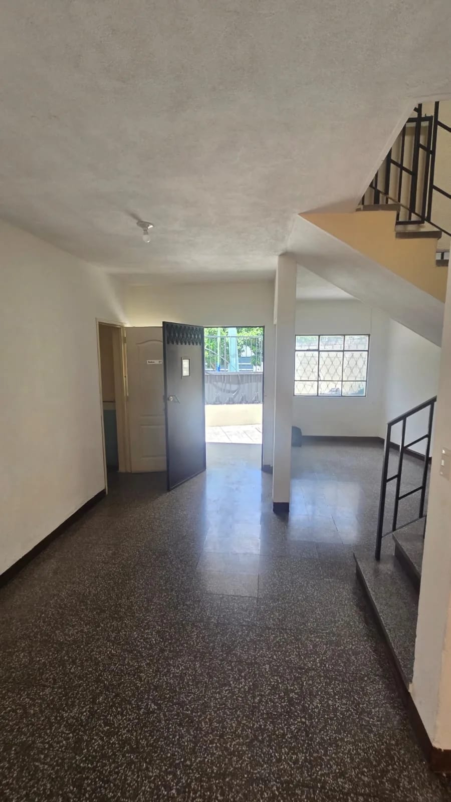 Casa en alquiler, Diagonal 6, zona 10 — Casa en Alquiler en Zona 10, Guatemala, Ciudad — foto 1 de 8