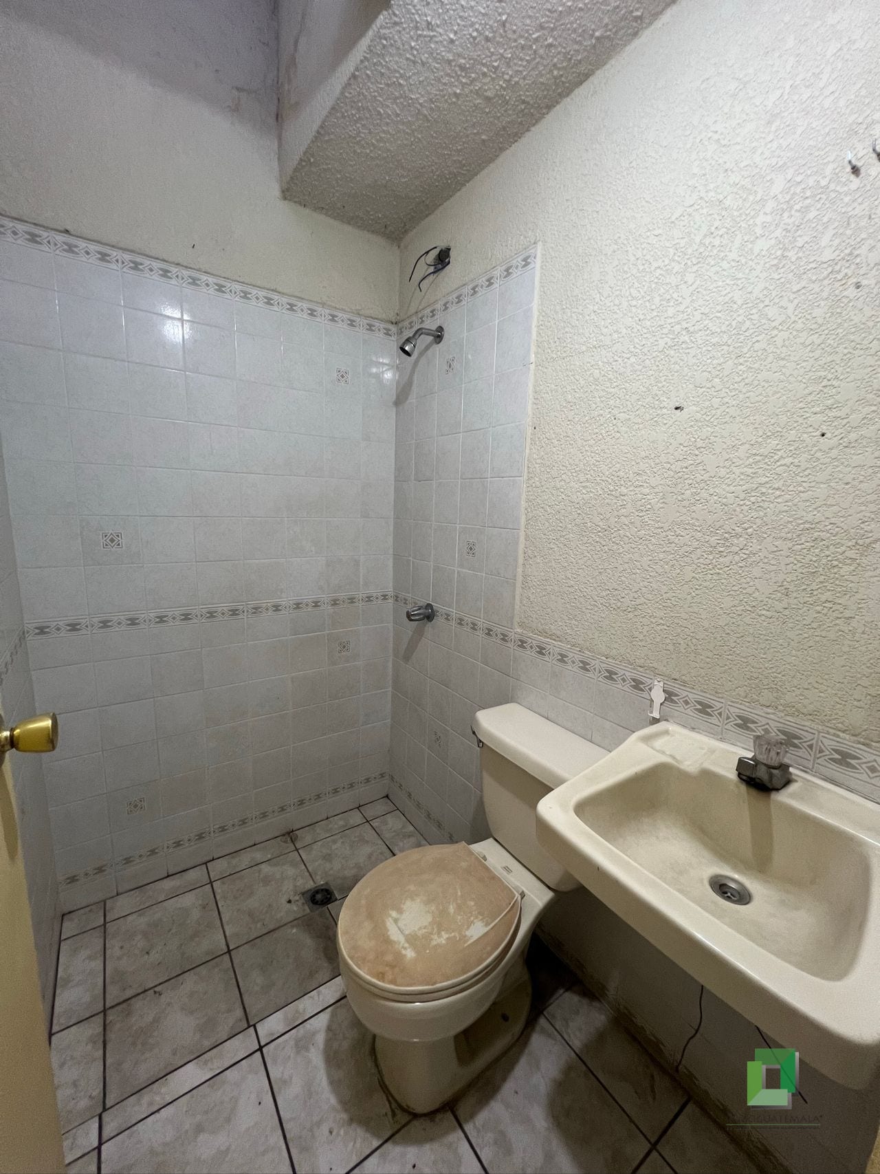 Casa renta San Cristobal Santa Barbara — Casa en Alquiler en Zona 8 Mixco, Guatemala, Ciudad — foto 5 de 11