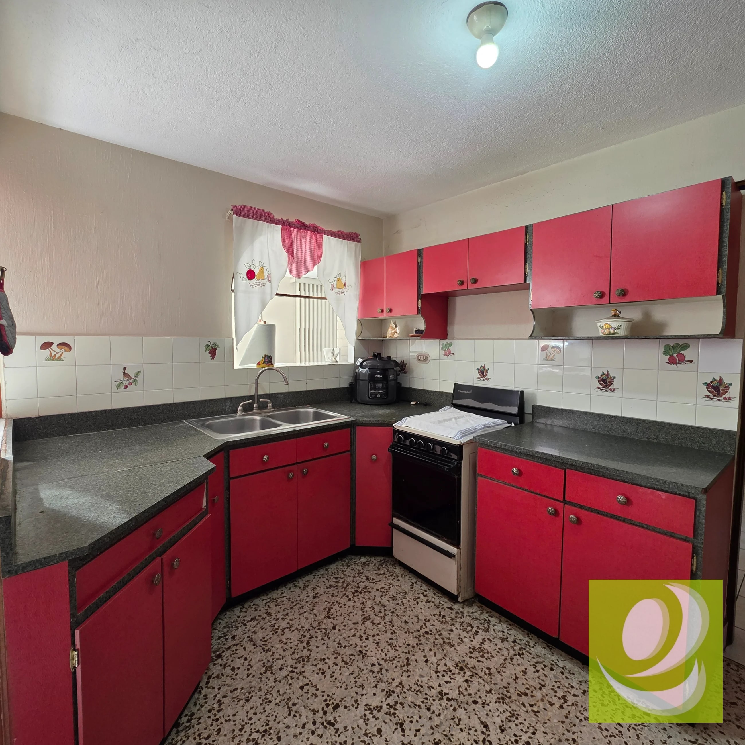 Vendo casa comercial en Valle del Sol Z. 4 de Mixco - 6