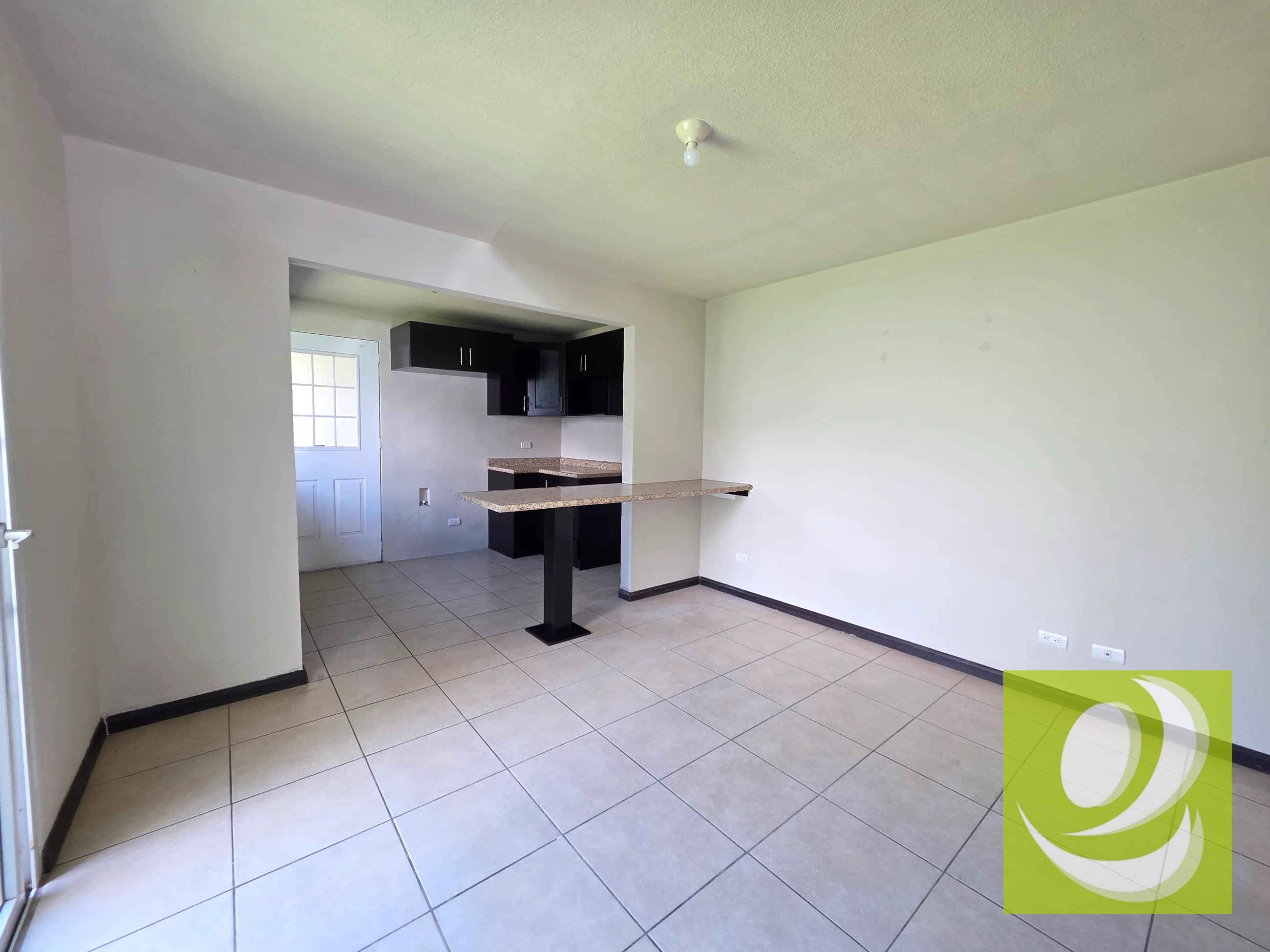 VENDO CASA CON DOBLE TERRENO EN HACIENDA DE LAS FLORES VILLA NUEVA - 5