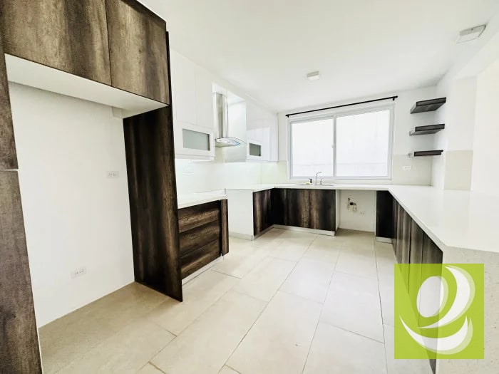 Casa en Venta para Inversión en La Fontana Km 25 CAES — Casa en Venta en Santa Catarina Pinula, Guatemala, Ciudad — foto 2 de 16