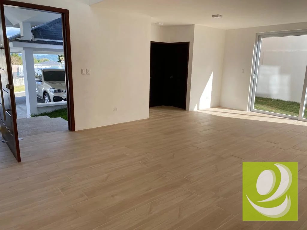 Casa en Venta – Condado La Fontana 2, Km 25 Carretera a El Salvador Precio de venta: USD 360,000 | Renta: USD 1,250 Código: PMC-019-04-22 — Casa en Venta en Carretera a El Salvador, Guatemala, Ciudad — foto 6 de 9