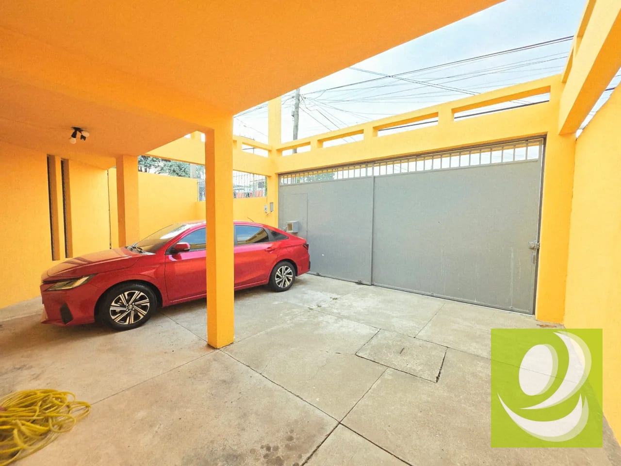 CASA GRANDE EN VENTA EN PINARES DE SAN CRISTOBAL — Casa en Venta en Pinares de San Cristobal, Zona 8 Mixco, Guatemala, Ciudad — foto 9 de 14