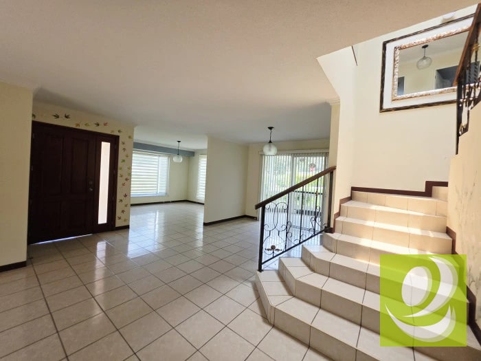 VENDO o RENTO CASA EN CAES EN SAN MARTIN DE ALLENDE — Casa en Venta en Centro Comercial Pradera, Santa Catarina Pinula, Guatemala, Ciudad — foto 11 de 12