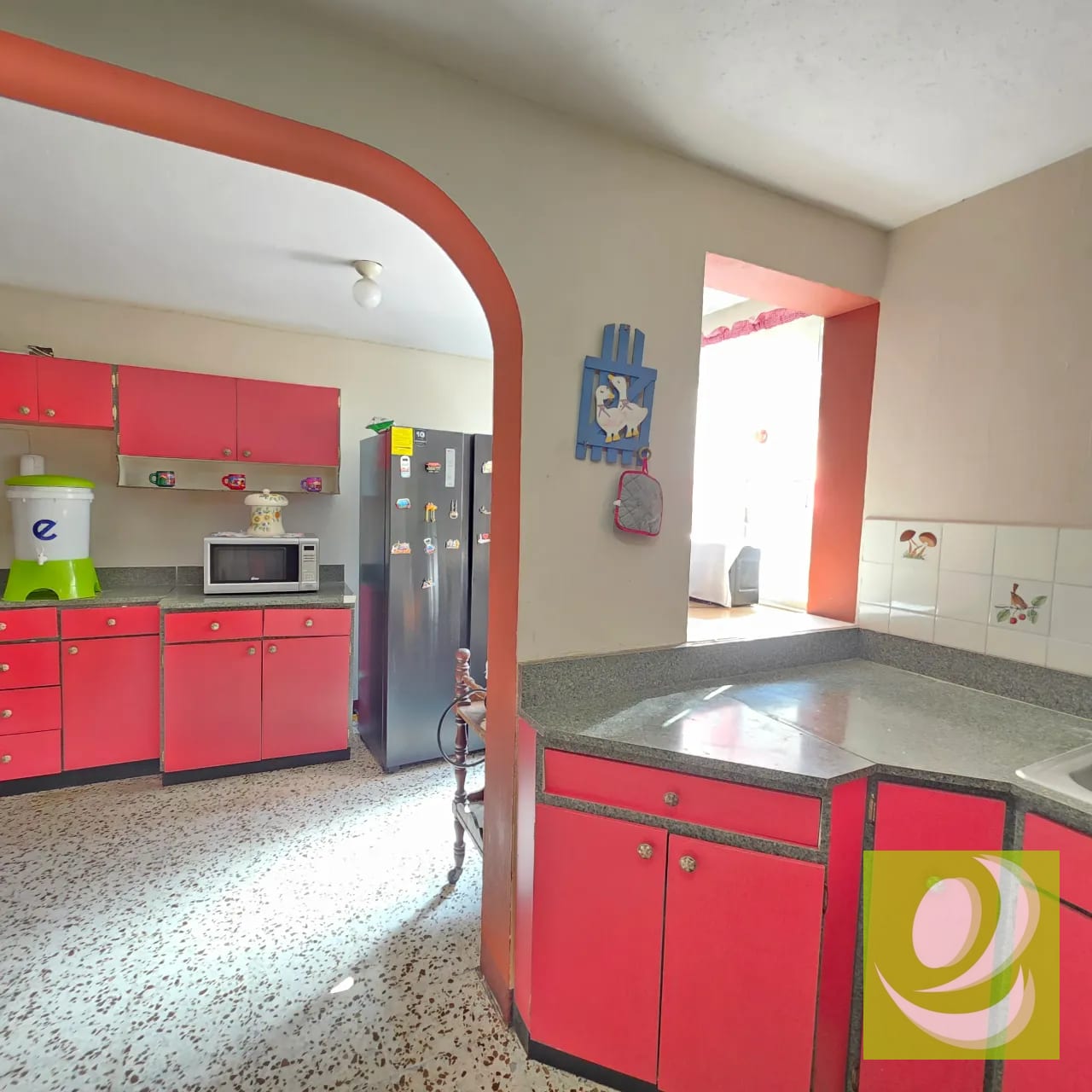 ¡Oportunidad Única! Casa Comercial en Venta en Valle del Sol, Zona 4 Mixco — Casa en Venta en Zona 4 Mixco, Guatemala, Ciudad — foto 2 de 5