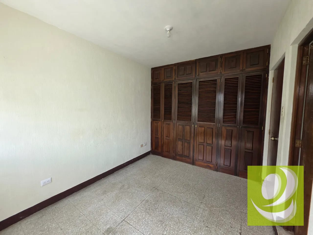 🏡 Casa de 2 Niveles en Venta – Kaminal Juyú II, Zona 7, Ciudad de Guatemala Precio de venta: Q2,200,000 Código interno: PVC-014-06-26 — Casa en Venta en Kaminaljuyú, Zona 7, Guatemala, Ciudad — foto 6 de 12