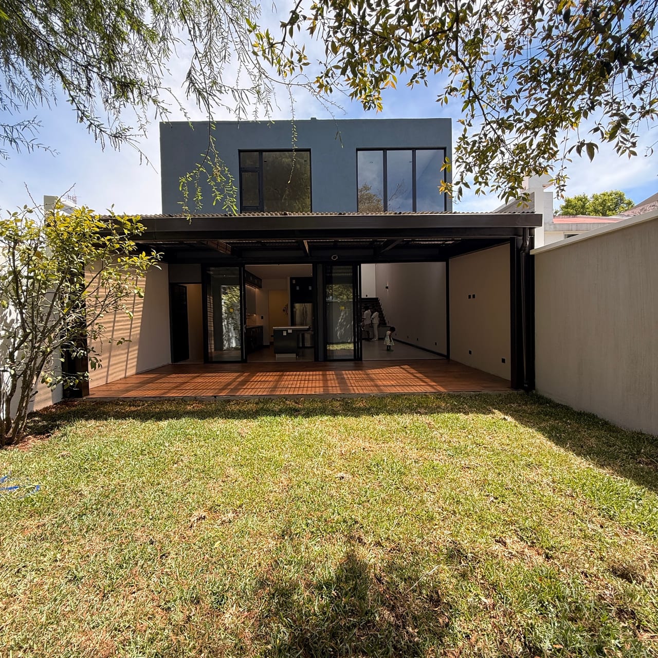 Casa nueva en venta | 3 hab | 4 parqueos | Jardin — Casa en Venta en El Tajin, Carretera a El Salvador, Guatemala, Ciudad — foto 7 de 10