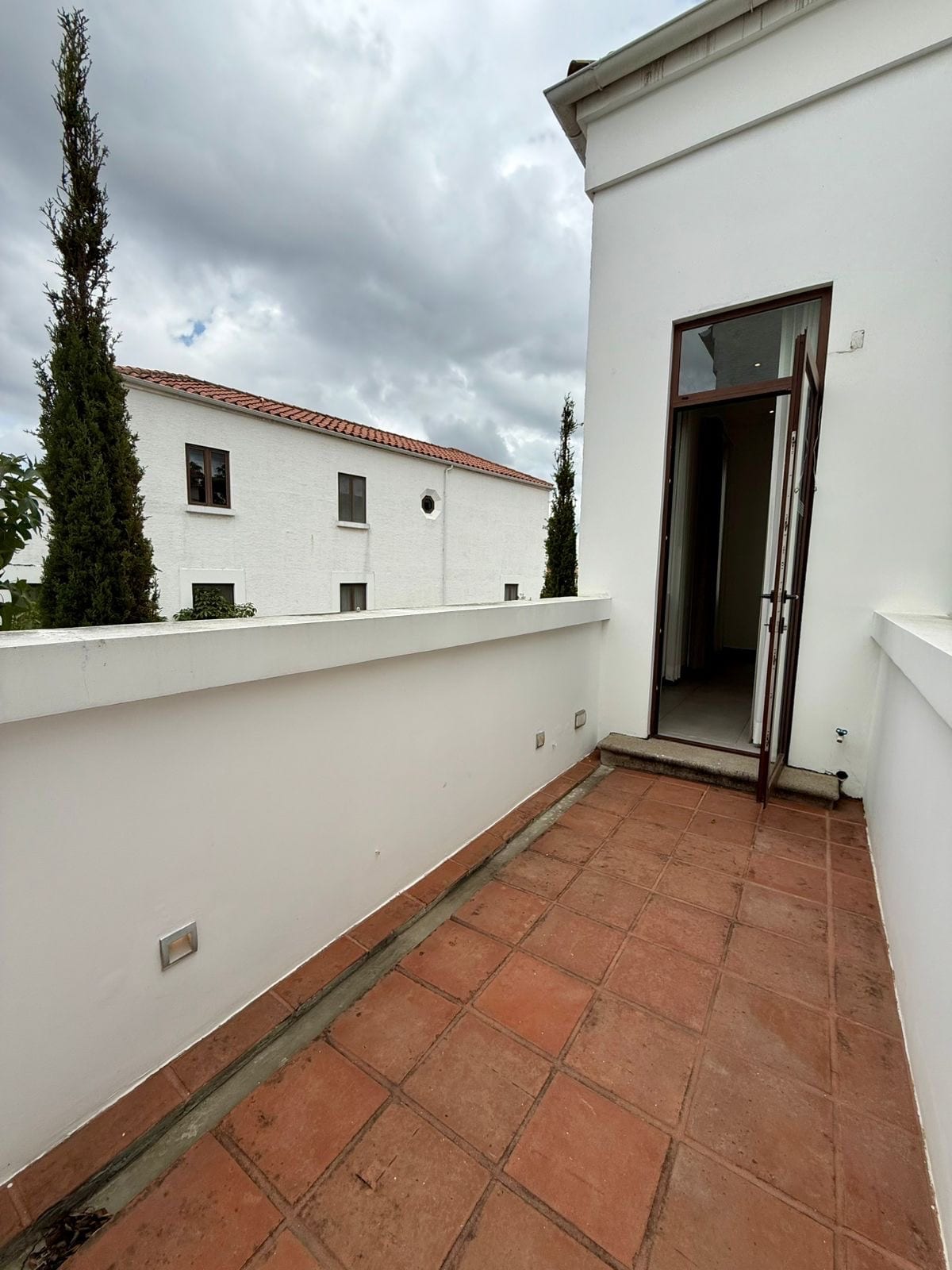 Casa en venta | 3 habitaciones | jardín interior | pérgola | Ramblas de Cayalá zona 16 — Casa en Venta en Zona 16, Guatemala, Ciudad — foto 4 de 16