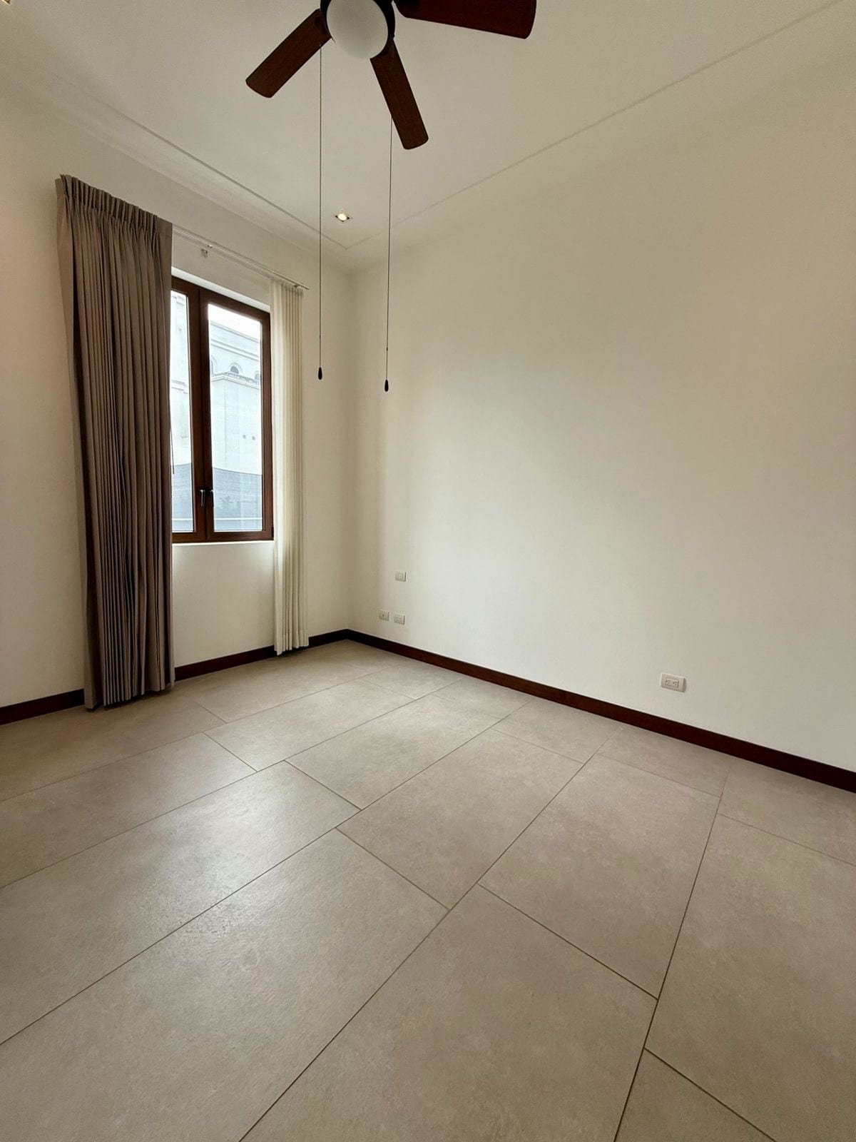 Casa en venta | 3 habitaciones | jardín interior | pérgola | Ramblas de Cayalá zona 16 — Casa en Venta en Zona 16, Guatemala, Ciudad — foto 7 de 16